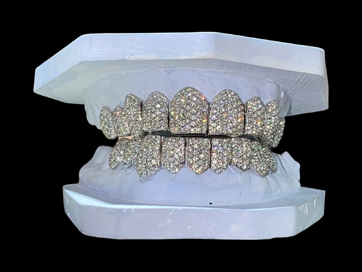 10 on 10 10K White Gold VS Diamond Zig Zag