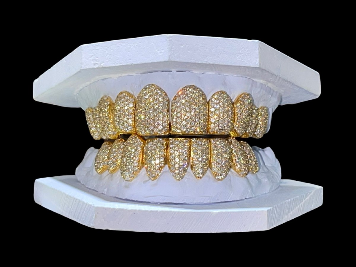 10 on 10 10K Yellow Gold SI Diamond Zig Zag