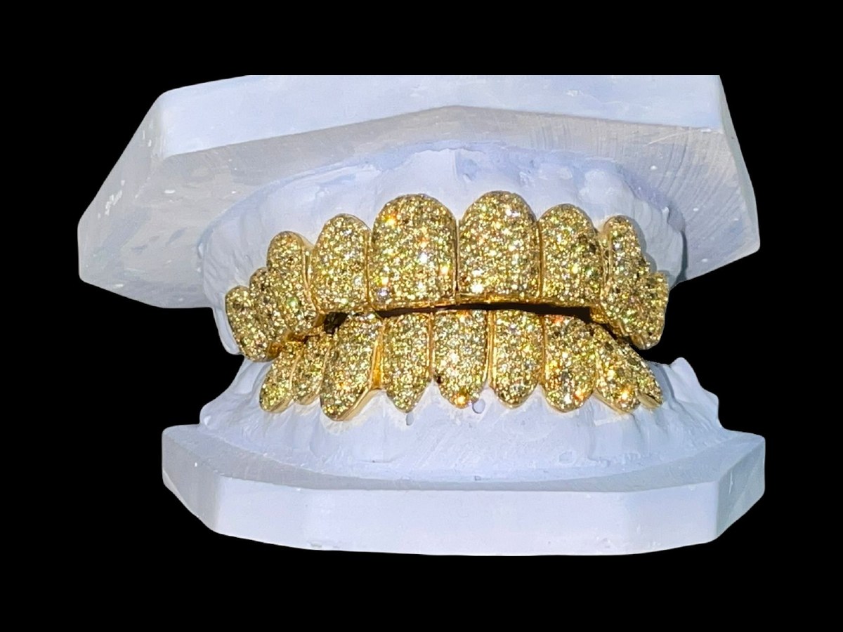 10 on 10 10K Yellow Gold Yellow CZ Zig Zag